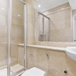 Princes Court, Brampton Road, Chelsea, London, Family Bathroom image