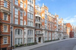 Chelsea Real Estate Agents vs. National Chains