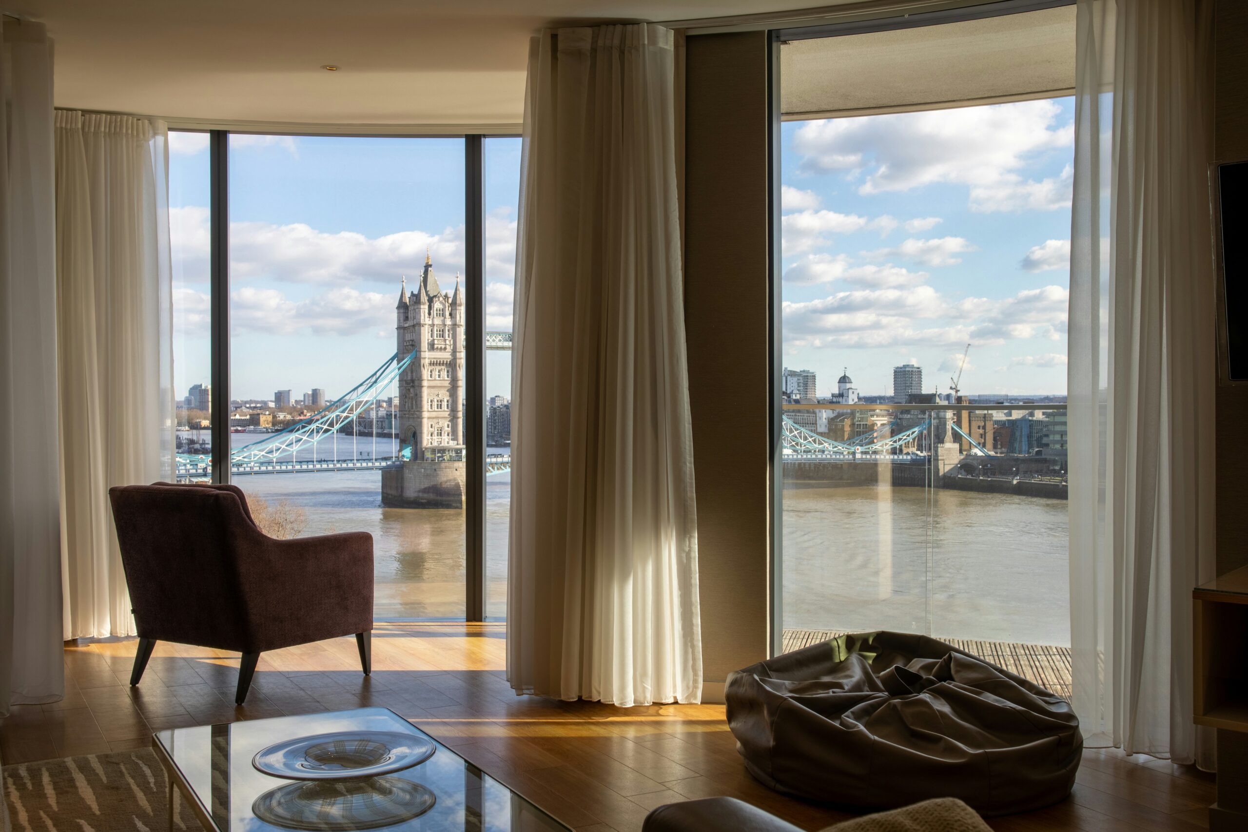 Elegant London apartment living room